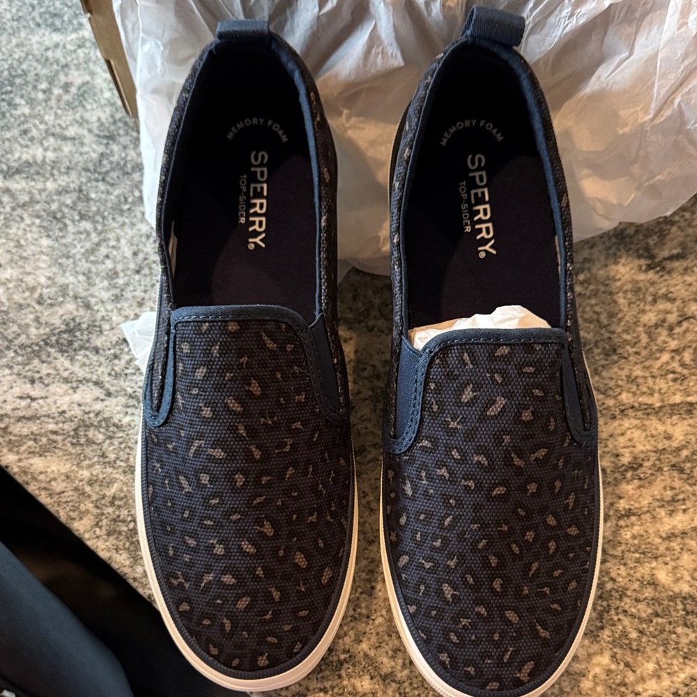 Sperry Top-Sider blue leopard shoe